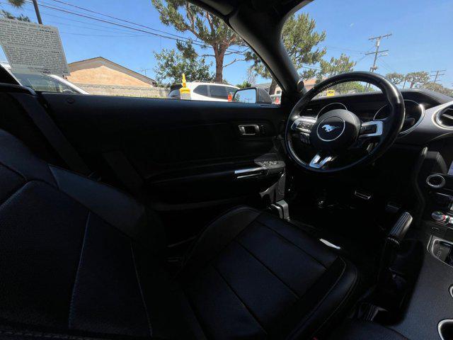 Photo of 2023 Gray Ford Mustang