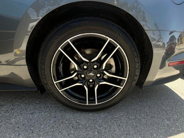 Photo of 2023 Gray Ford Mustang