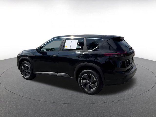 Photo of 2024 Super Black Nissan Rogue