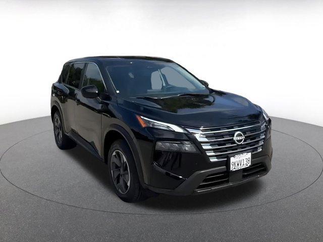 Photo of 2024 Super Black Nissan Rogue