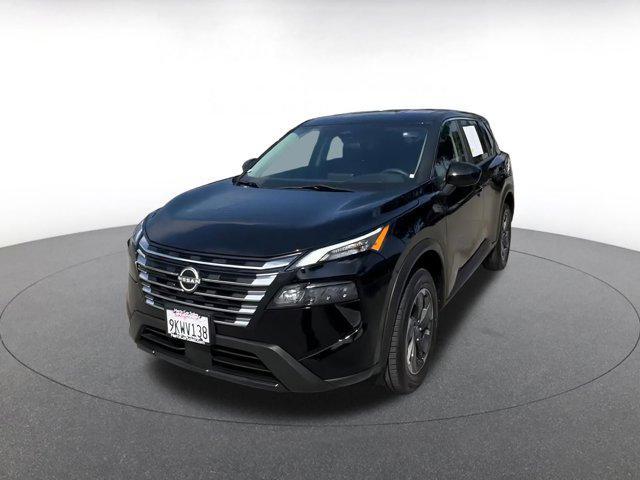 Photo of 2024 Super Black Nissan Rogue