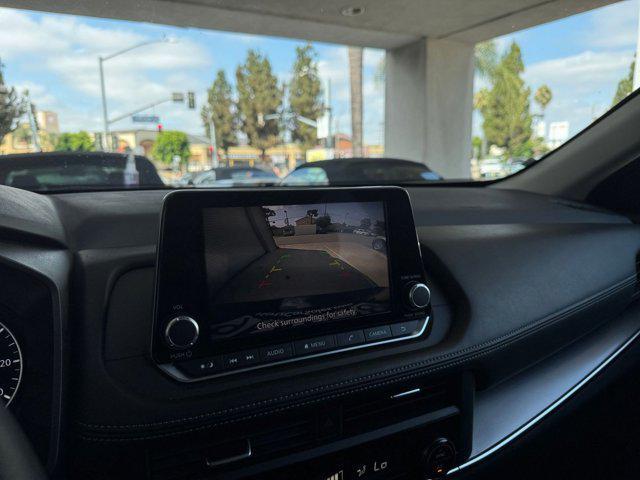 Photo of 2024 Super Black Nissan Rogue