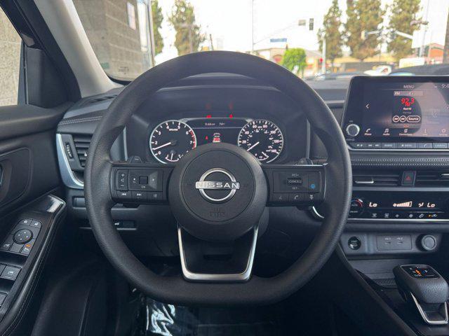 Photo of 2024 Super Black Nissan Rogue
