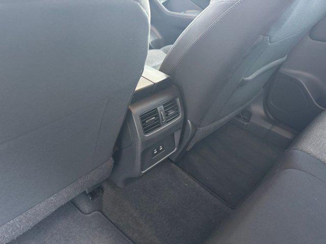 Photo of 2024 Super Black Nissan Rogue