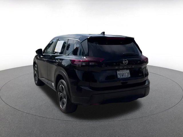 Photo of 2024 Super Black Nissan Rogue