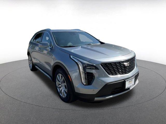 Photo of 2023 Argent Silver Metallic Cadillac XT4