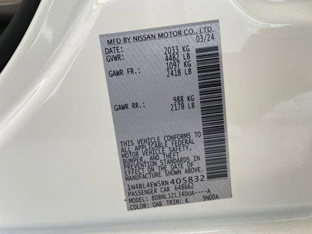 Photo of 2024 Pearl White Tricoat Nissan Altima