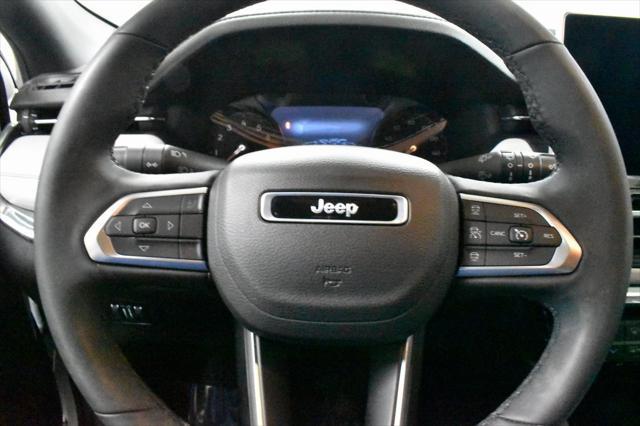 Photo of 2023 Bright White Clearcoat Jeep Compass