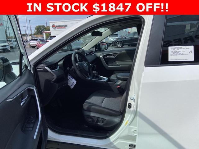 Photo of 2025 Ice Toyota RAV4