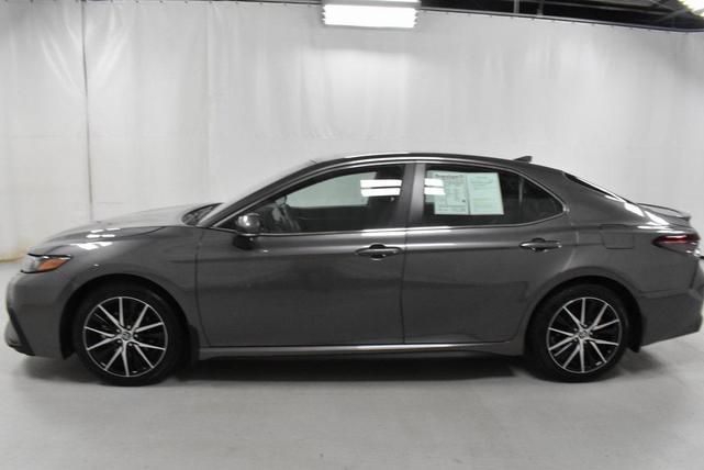Photo of 2023 Predawn Gray Mica Toyota Camry