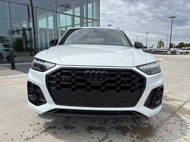Photo of 2024 Arkona White Audi SQ5