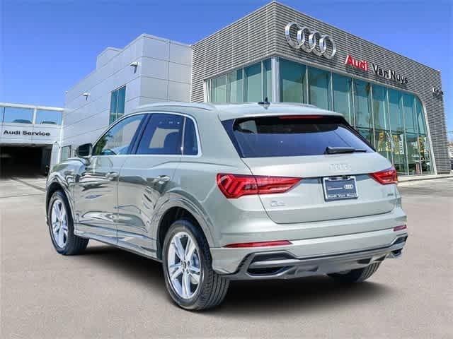 Photo of 2024 Chronos Gray Metallic Audi Q3