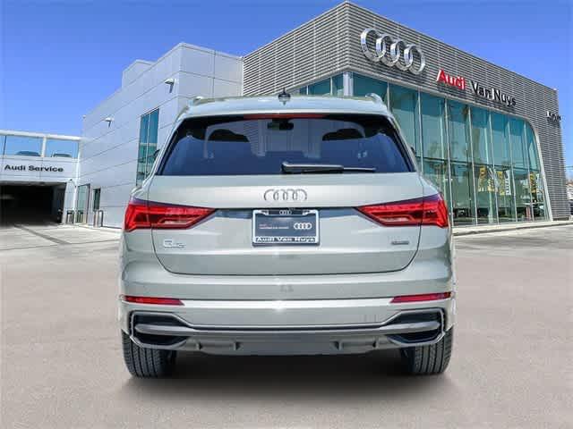 Photo of 2024 Chronos Gray Metallic Audi Q3