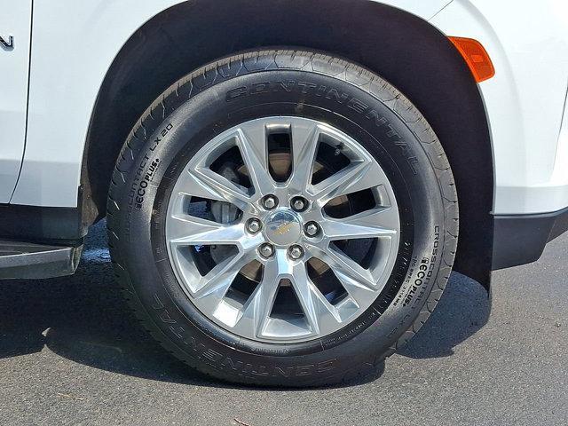 Photo of 2024 Summit White Chevrolet Suburban