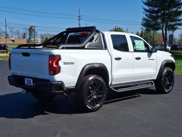 Photo of 2025 Summit White Chevrolet Colorado