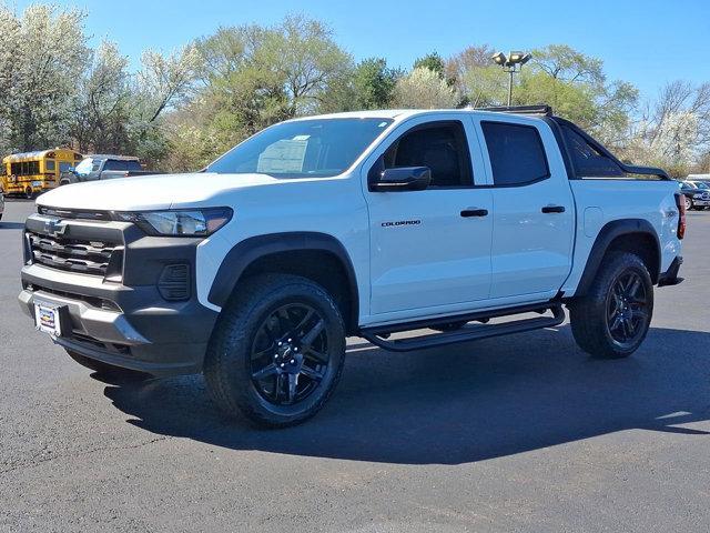 Photo of 2025 Summit White Chevrolet Colorado