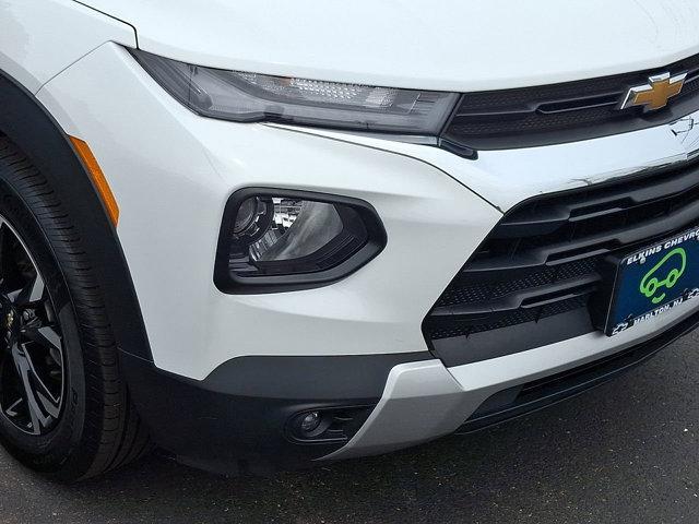 Photo of 2023 Summit White Chevrolet Trailblazer
