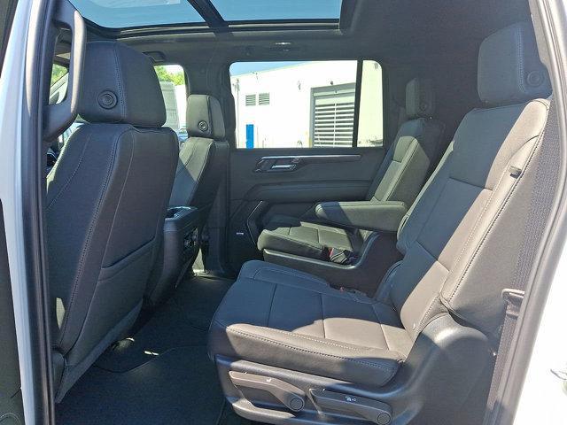 Photo of 2025 Iridescent Pearl Tricoat Chevrolet Suburban