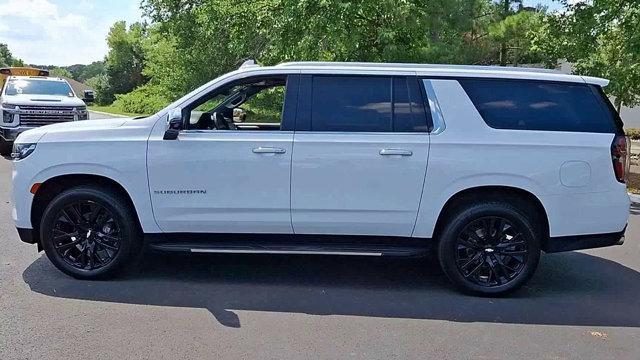 Photo of 2021 Summit White Chevrolet Suburban