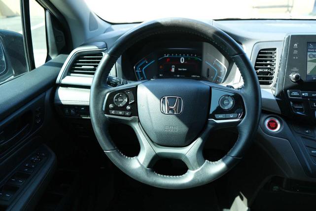 Photo of 2019 Crystal Black Pearl Honda Odyssey