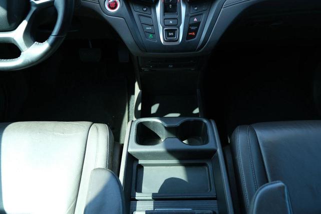 Photo of 2019 Crystal Black Pearl Honda Odyssey