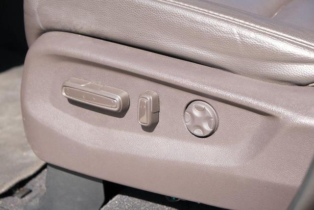 Photo of 2019 Crystal Black Pearl Honda Odyssey