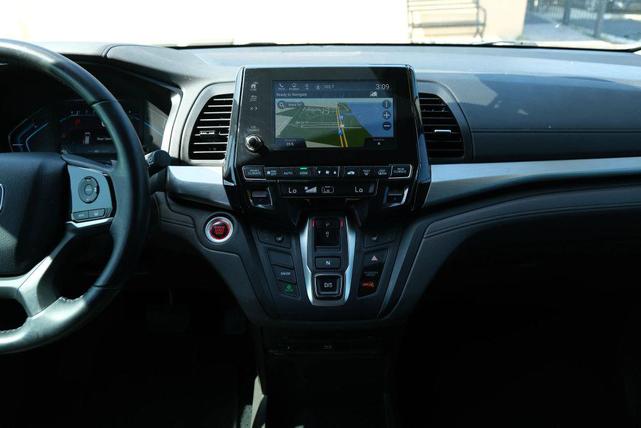 Photo of 2019 Crystal Black Pearl Honda Odyssey