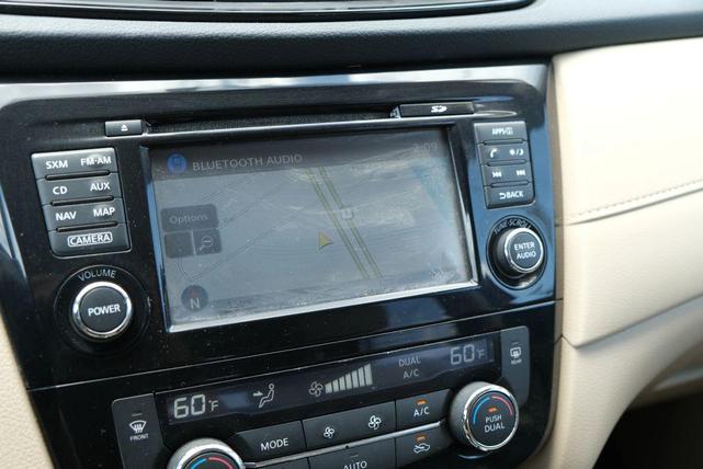 Photo of 2017 Palatial Ruby Nissan Rogue