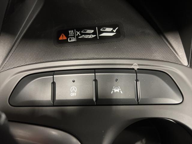 Photo of 2025 Summit White Buick Envista