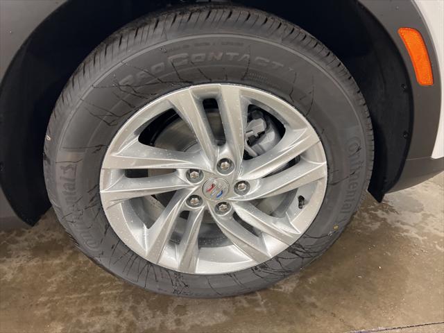 Photo of 2025 Summit White Buick Envista