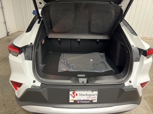 Photo of 2025 Summit White Buick Envista