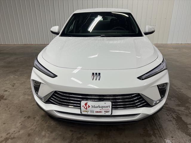 Photo of 2025 Summit White Buick Envista