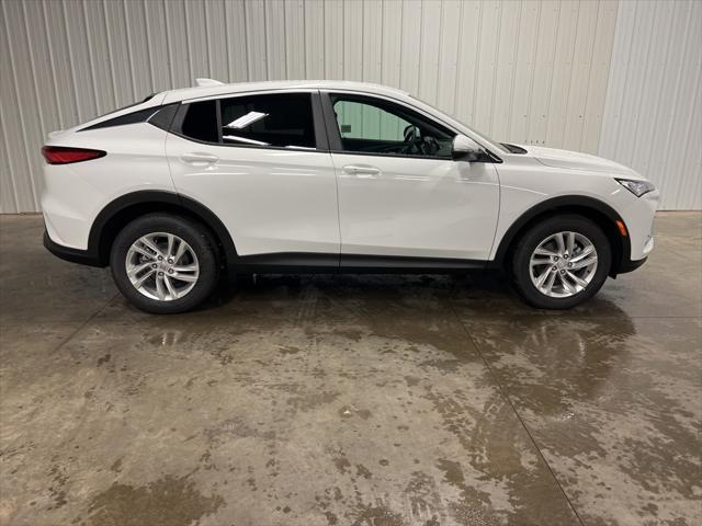 Photo of 2025 Summit White Buick Envista