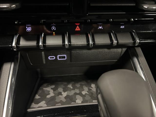 Photo of 2025 Volcanic Red Tintcoat GMC Canyon