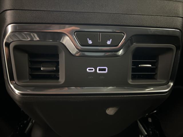 Photo of 2025 Summit White GMC Sierra 1500