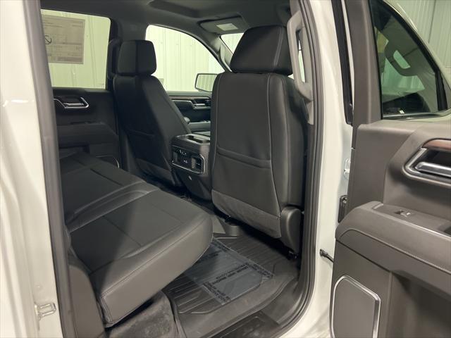 Photo of 2025 Summit White GMC Sierra 1500