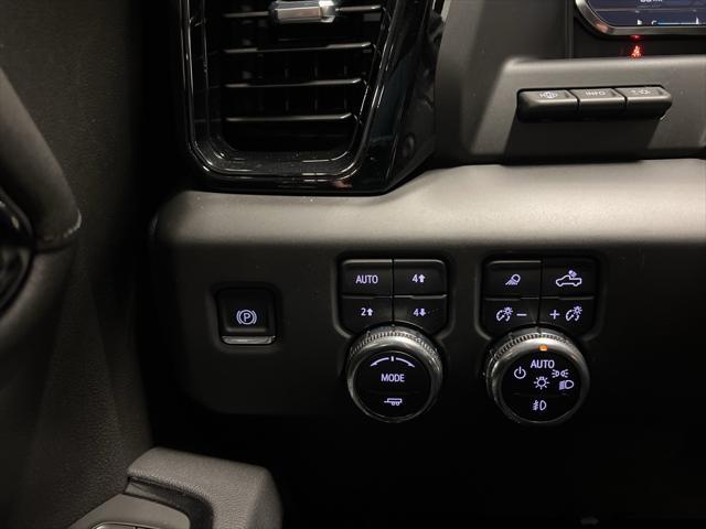Photo of 2025 SUMMIT  WHITE GMC Sierra 1500