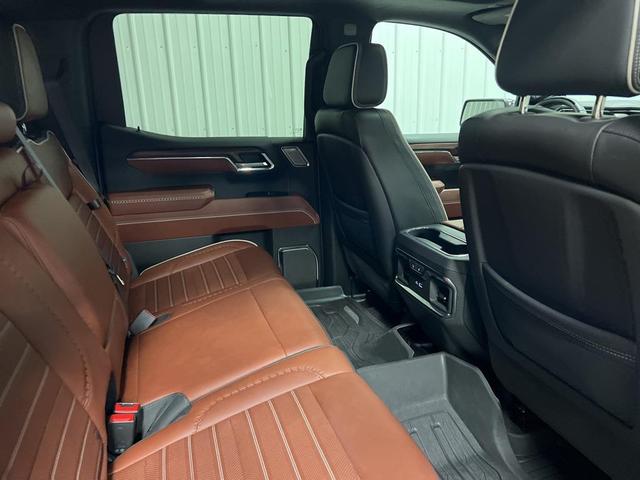 Photo of 2024 Onyx Black GMC Sierra 1500