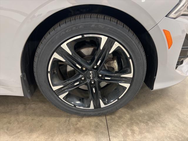 Photo of 2022 Wolf Gray Kia K5