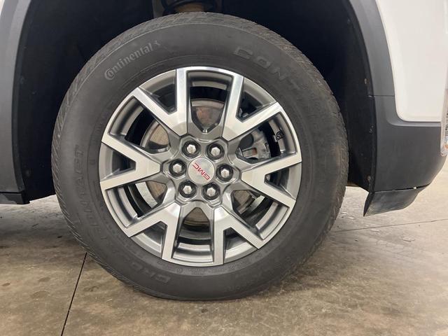 Photo of 2023 Summit White GMC Acadia