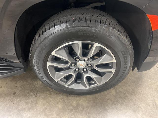 Photo of 2023 Black Chevrolet Suburban