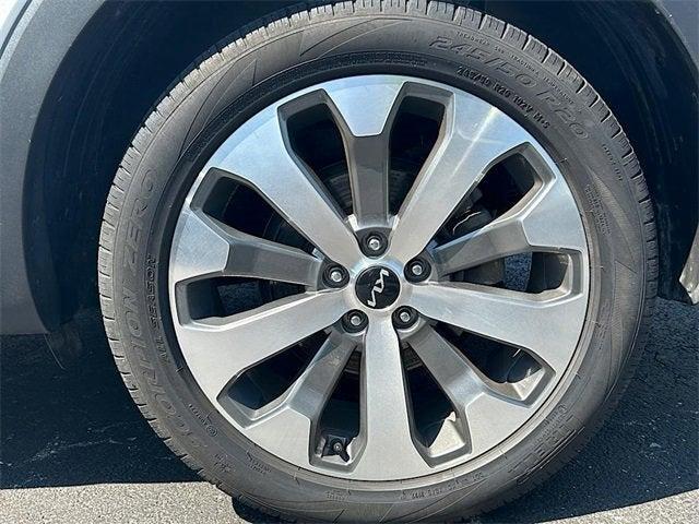 Photo of 2022 Glacial White Pearl Kia Telluride