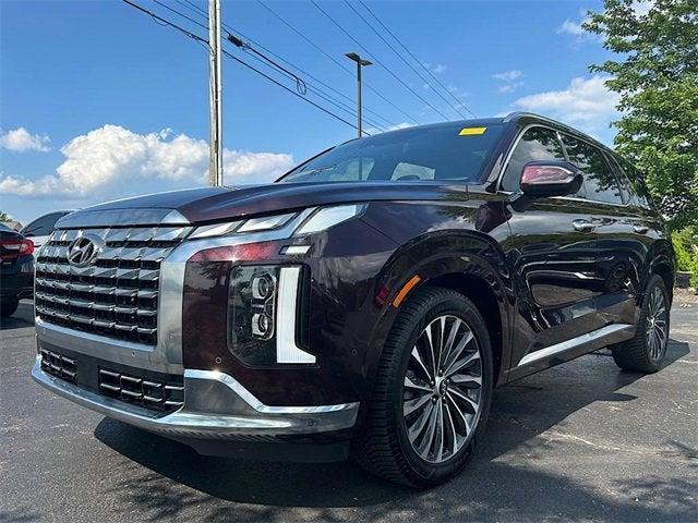 Photo of 2023 Burgundy Hyundai PALISADE