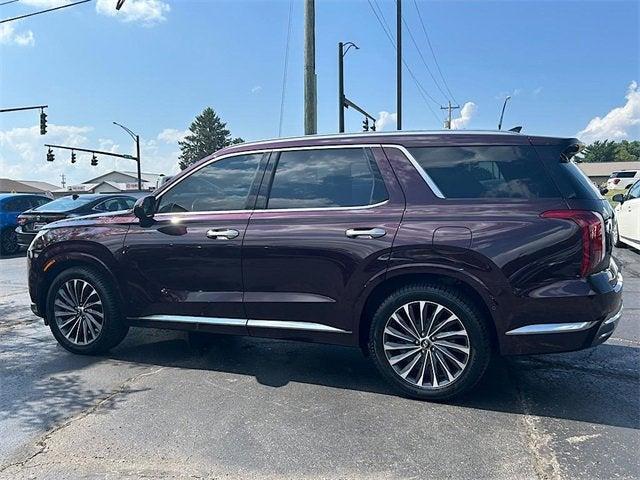 Photo of 2023 Burgundy Hyundai PALISADE