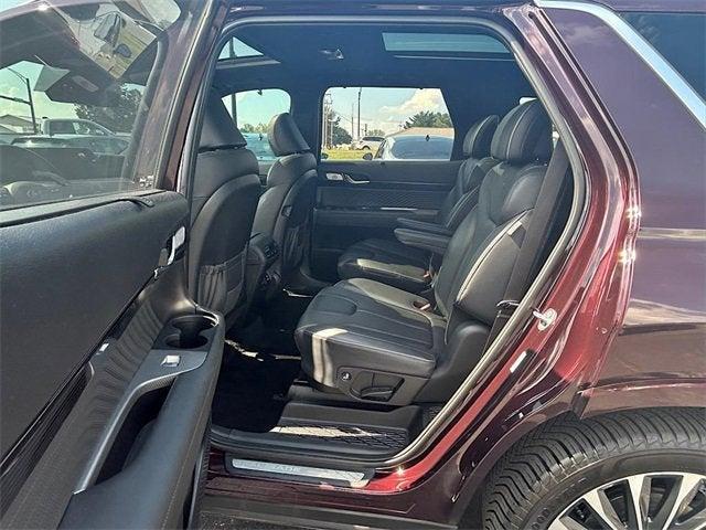 Photo of 2023 Burgundy Hyundai PALISADE