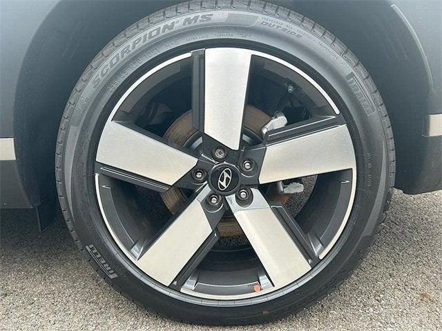 Photo of 2025 White Hyundai SANTA FE
