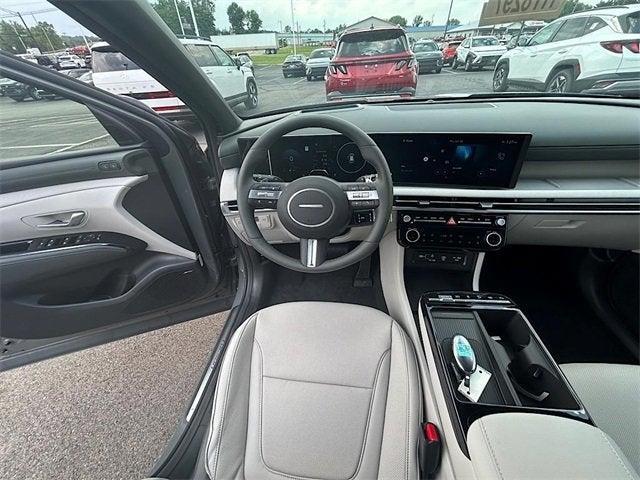 Photo of 2025 Hampton Gray Hyundai TUCSON