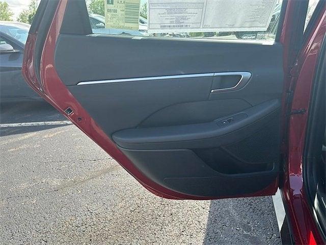 Photo of 2025 Red Hyundai SONATA Hybrid