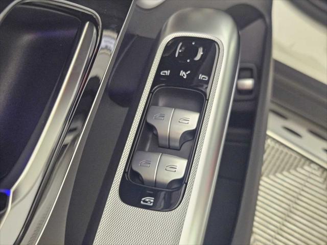 Photo of 2025 Polar White Mercedes-Benz AMG GLC 63