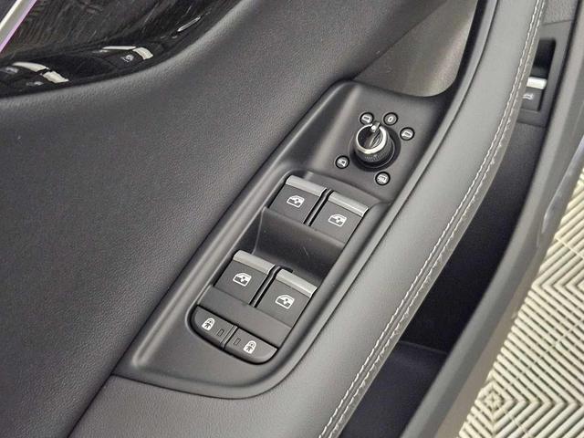 Photo of 2025 Samurai Gray Metallic Audi Q7
